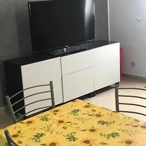 https://boomerang-house-airport-center-beach.catania-hotels.net